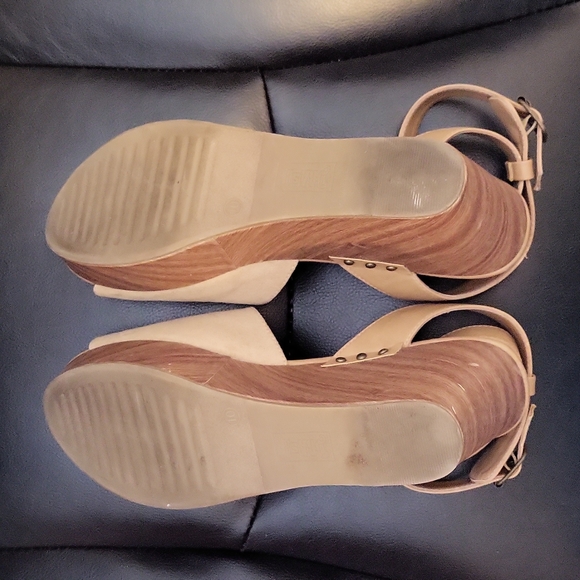 Brash Wedge Sandals 10 - Picture 5 of 7